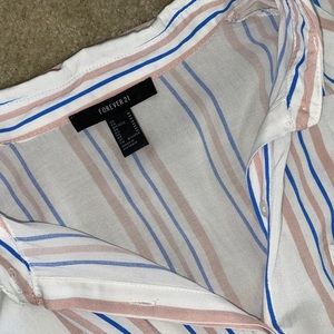 Forever 21 Tops - Cropped Collared Shirt Forever 21 Tops - Cropped Collared Shirt
